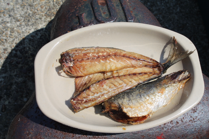 アジ（鯵）の燻製